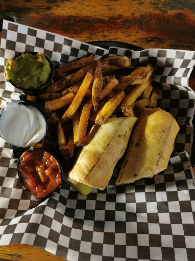 Growling Gator gallery image 63